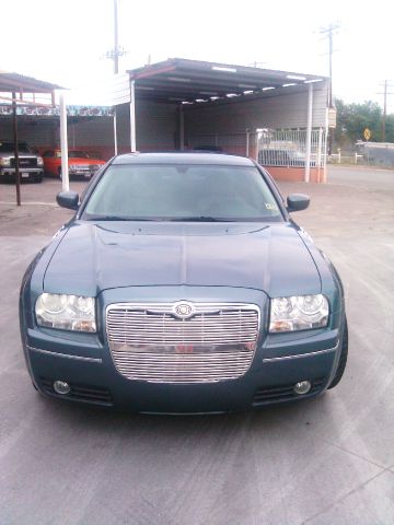 2006 Chrysler 300 FWD 4dr