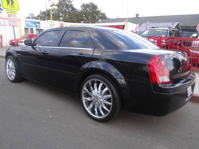 2006 Chrysler 300 Base