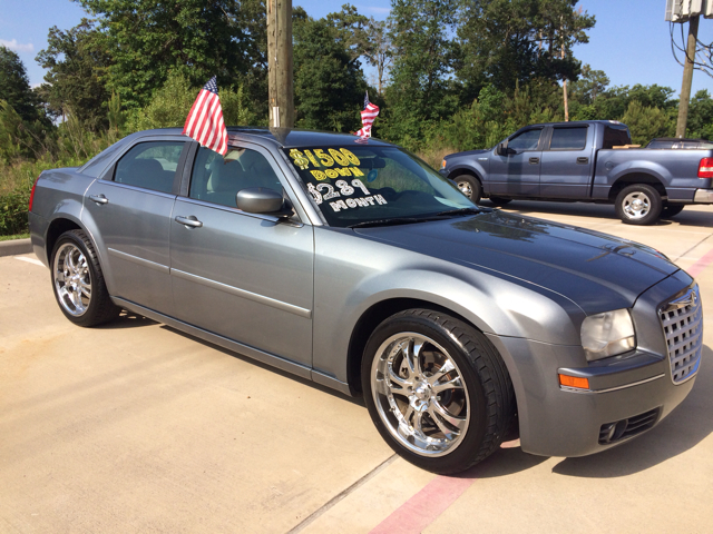 2007 Chrysler 300 LS Flex Fuel 4x4 This Is One Of Our Best Bargains