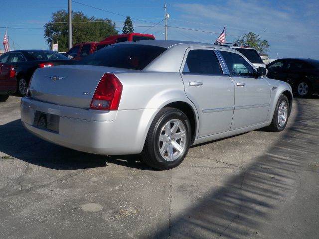 2007 Chrysler 300 Base