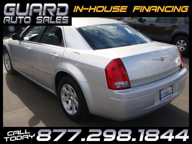 2007 Chrysler 300 Unknown