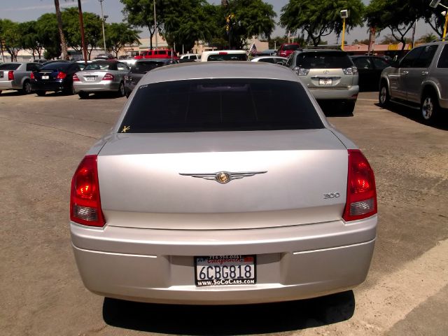 2007 Chrysler 300 Base