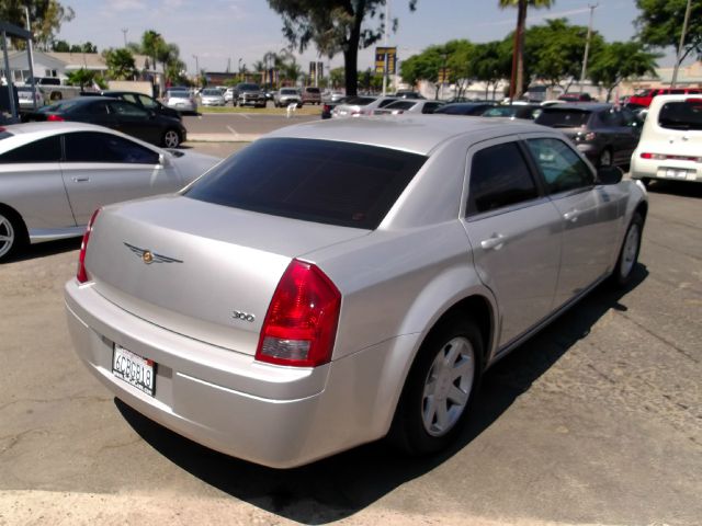 2007 Chrysler 300 Base