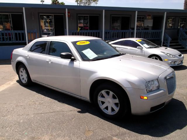 2007 Chrysler 300 Base