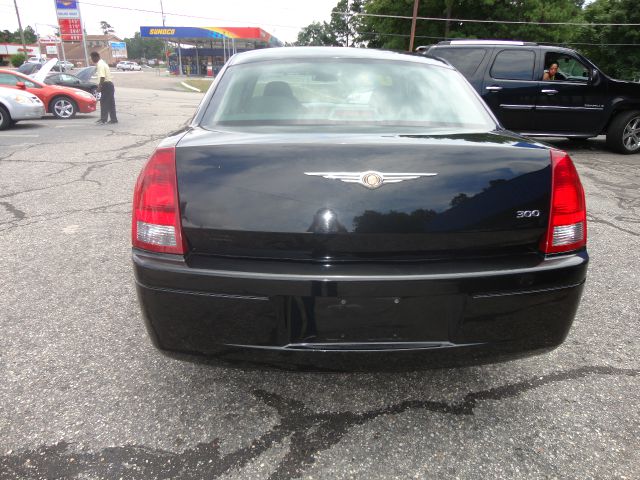 2007 Chrysler 300 Base