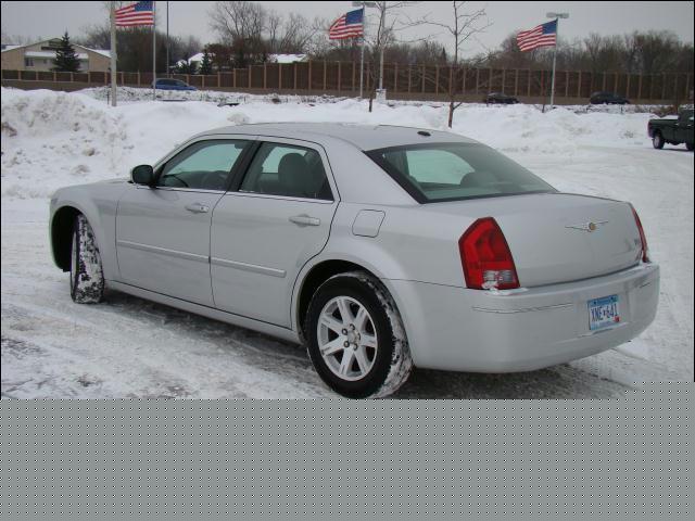 2007 Chrysler 300 Unknown