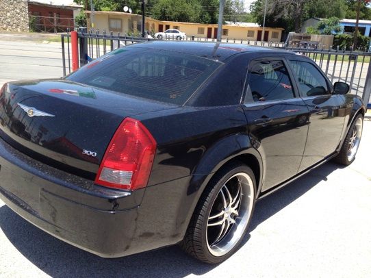 2007 Chrysler 300 Base