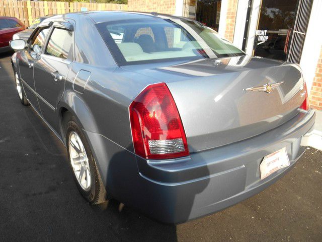 2007 Chrysler 300 Base