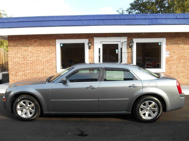 2007 Chrysler 300 Base