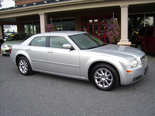 2007 Chrysler 300 SLT 25