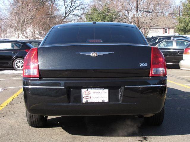 2007 Chrysler 300 Ext Cab 125.9 WB