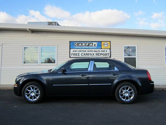 2007 Chrysler 300 SLT AWD 7 Passanger