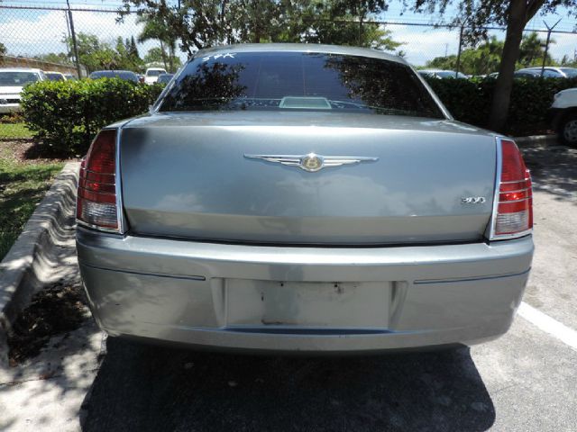 2007 Chrysler 300 Base