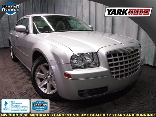 2007 Chrysler 300 SLT 25