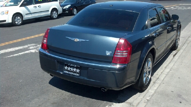 2007 Chrysler 300 Regular Cab