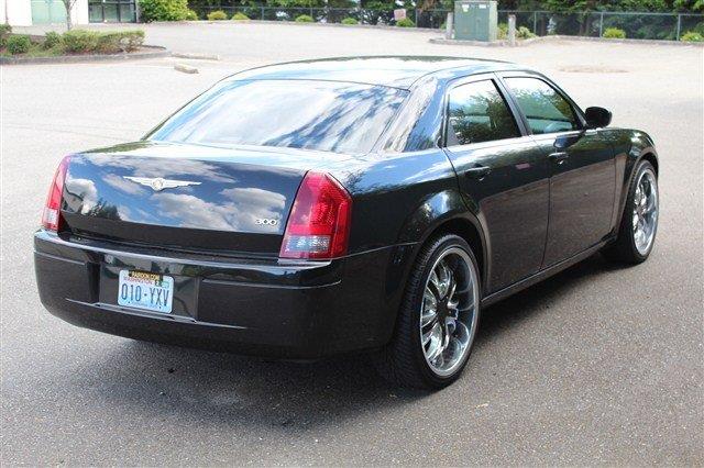 2007 Chrysler 300 Unknown