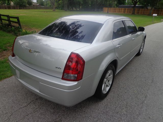 2007 Chrysler 300 Base