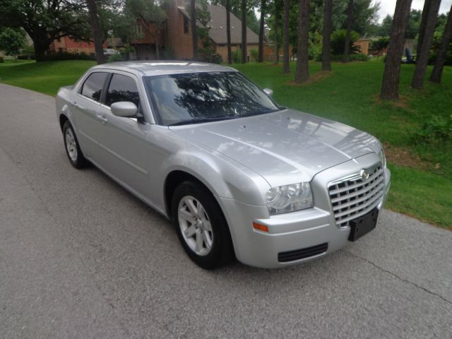 2007 Chrysler 300 Base