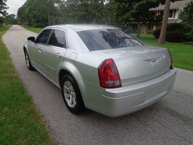 2007 Chrysler 300 Base