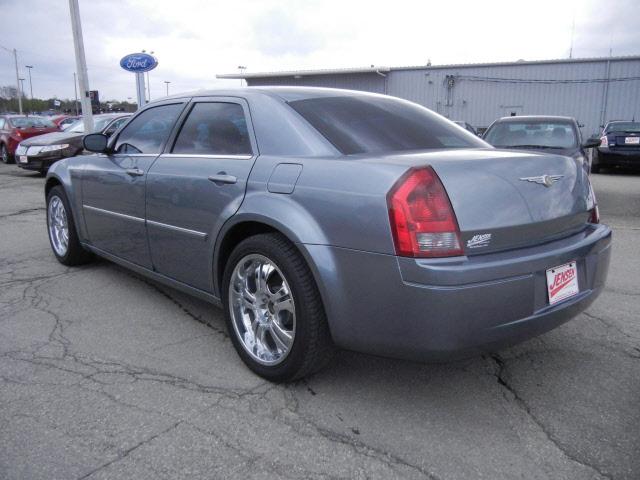 2007 Chrysler 300 Unknown