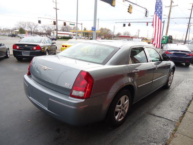 2007 Chrysler 300 Base