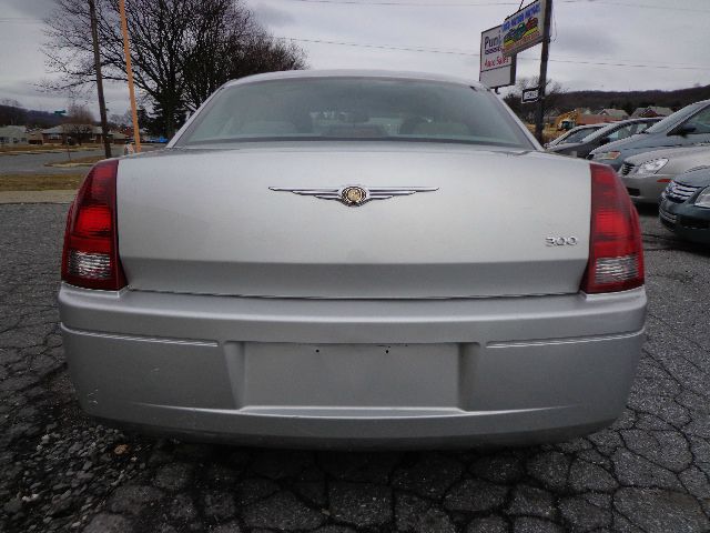 2007 Chrysler 300 Base