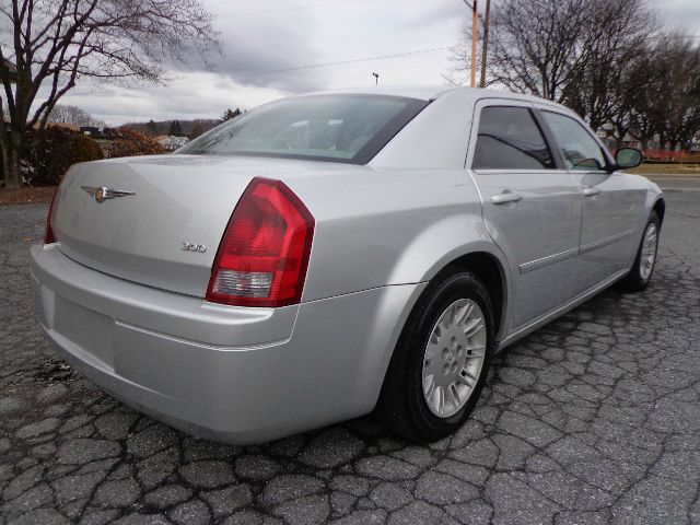 2007 Chrysler 300 Base