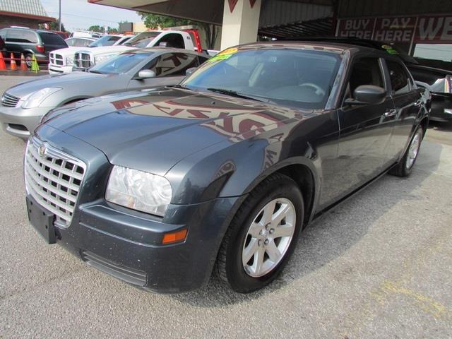 2007 Chrysler 300 Unknown