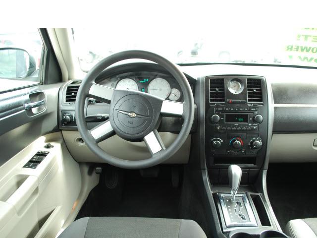 2007 Chrysler 300 Unknown