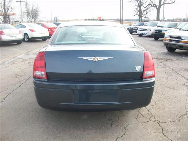 2007 Chrysler 300 SLT AWD 7 Passanger