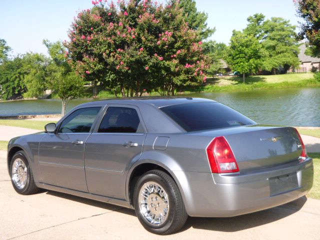 2007 Chrysler 300 Unknown