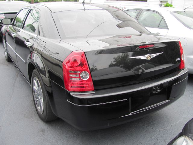 2008 Chrysler 300 Elk Conversion Van