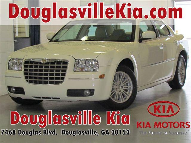 2008 Chrysler 300 SLE / 4x4