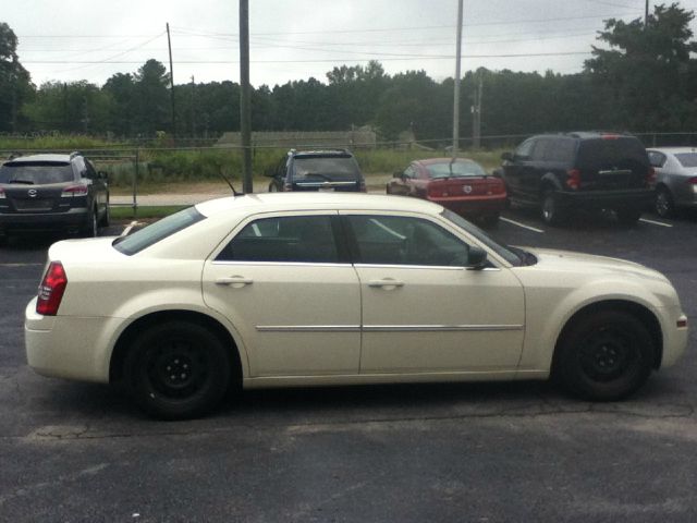 2008 Chrysler 300 Elk Conversion Van