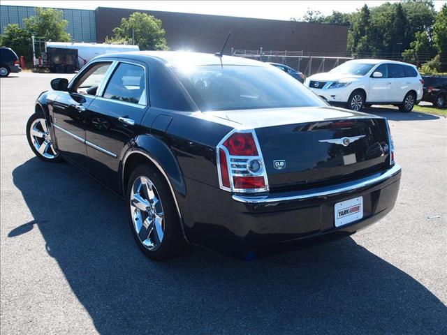 2008 Chrysler 300 2WD Supercab 133