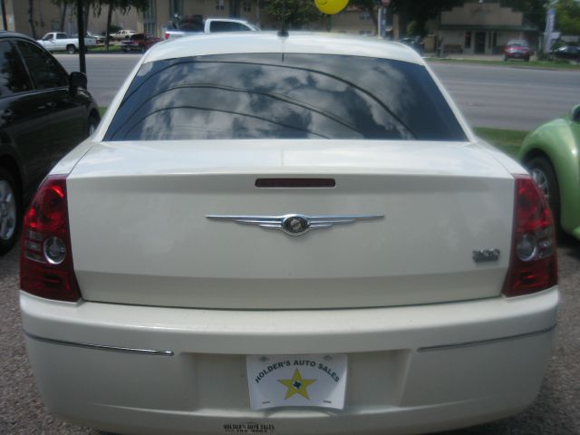 2008 Chrysler 300 LS Flex Fuel 4x4 This Is One Of Our Best Bargains