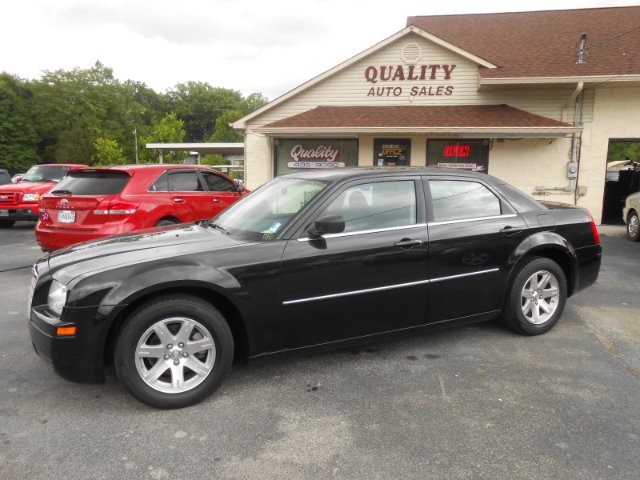 2008 Chrysler 300 Elk Conversion Van