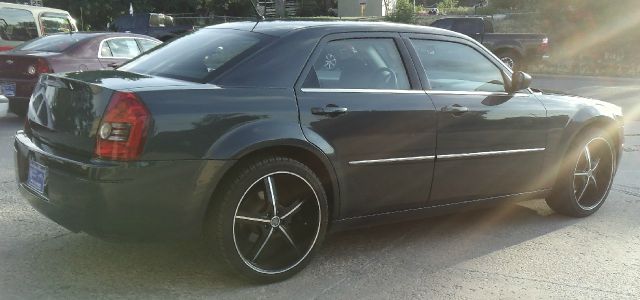 2008 Chrysler 300 Elk Conversion Van