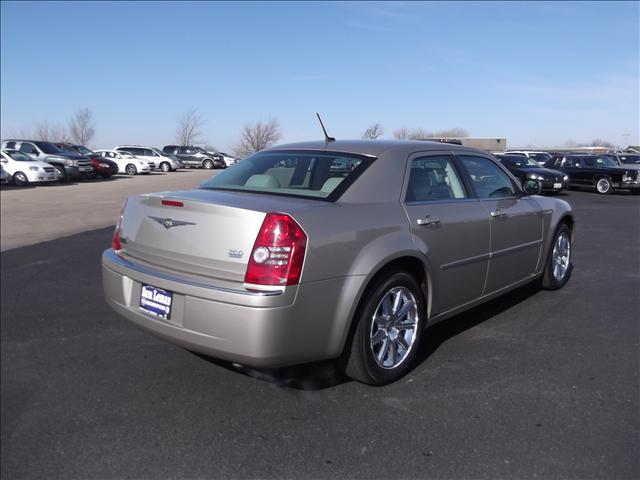 2008 Chrysler 300 SLT 25