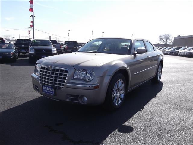 2008 Chrysler 300 SLT 25