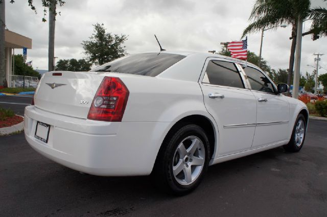 2008 Chrysler 300 Elk Conversion Van