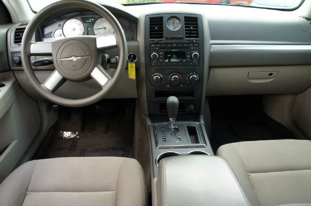 2008 Chrysler 300 Elk Conversion Van