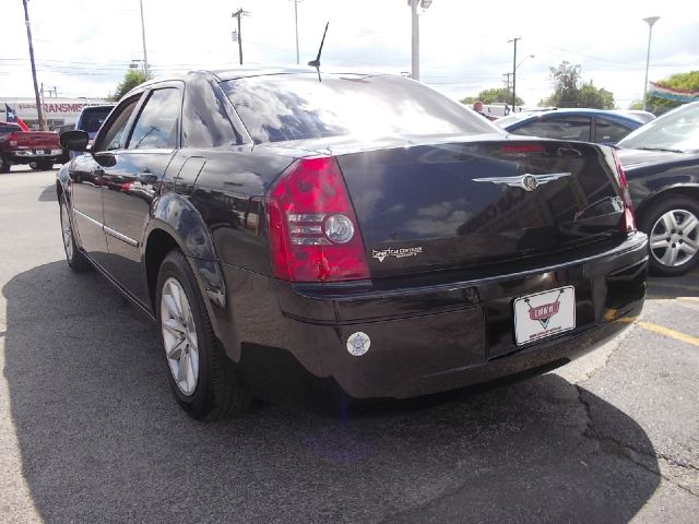 2008 Chrysler 300 Elk Conversion Van