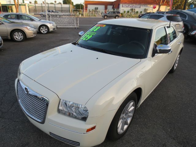 2008 Chrysler 300 Elk Conversion Van