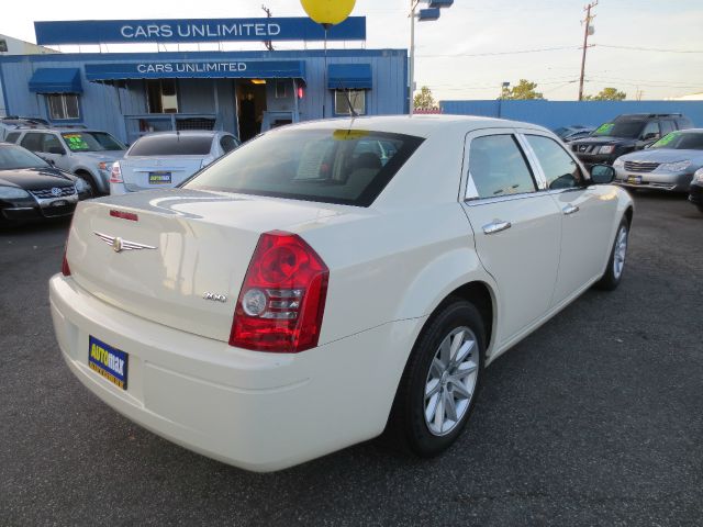 2008 Chrysler 300 Elk Conversion Van