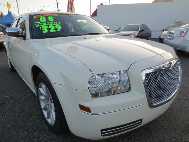 2008 Chrysler 300 Elk Conversion Van