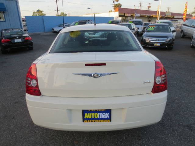 2008 Chrysler 300 Elk Conversion Van