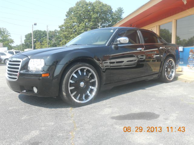 2008 Chrysler 300 Elk Conversion Van