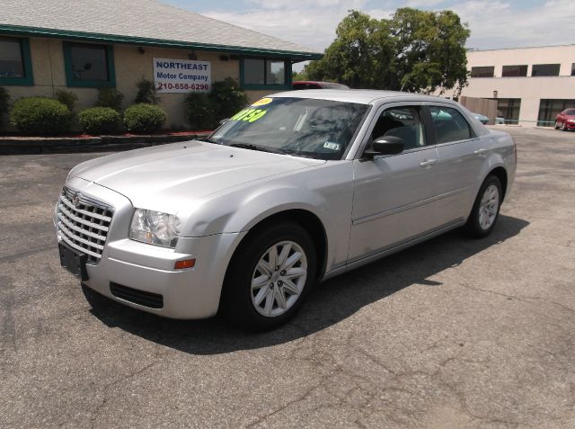 2008 Chrysler 300 Elk Conversion Van