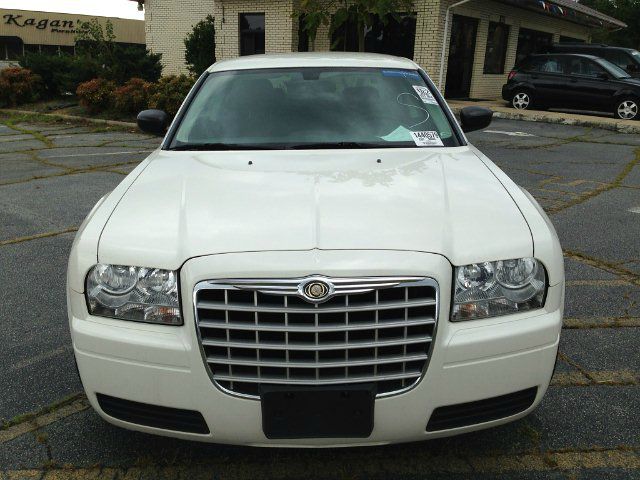 2008 Chrysler 300 With Kenwood Cd Player